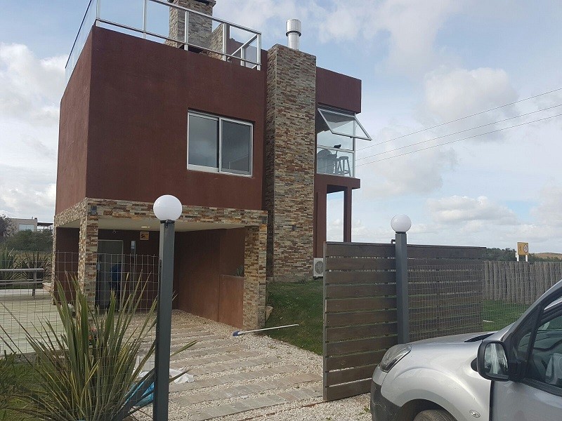 Casa en primera línea, balneario Buenos Aires